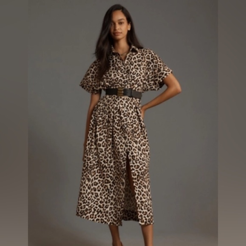 The Tobie button front dress new with tags!
Classic neutral leopard